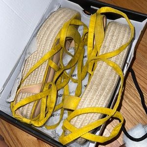 WORN‼️SUPER CUTE PLATFORM SANDALS‼️ WOMEN SIZE 9